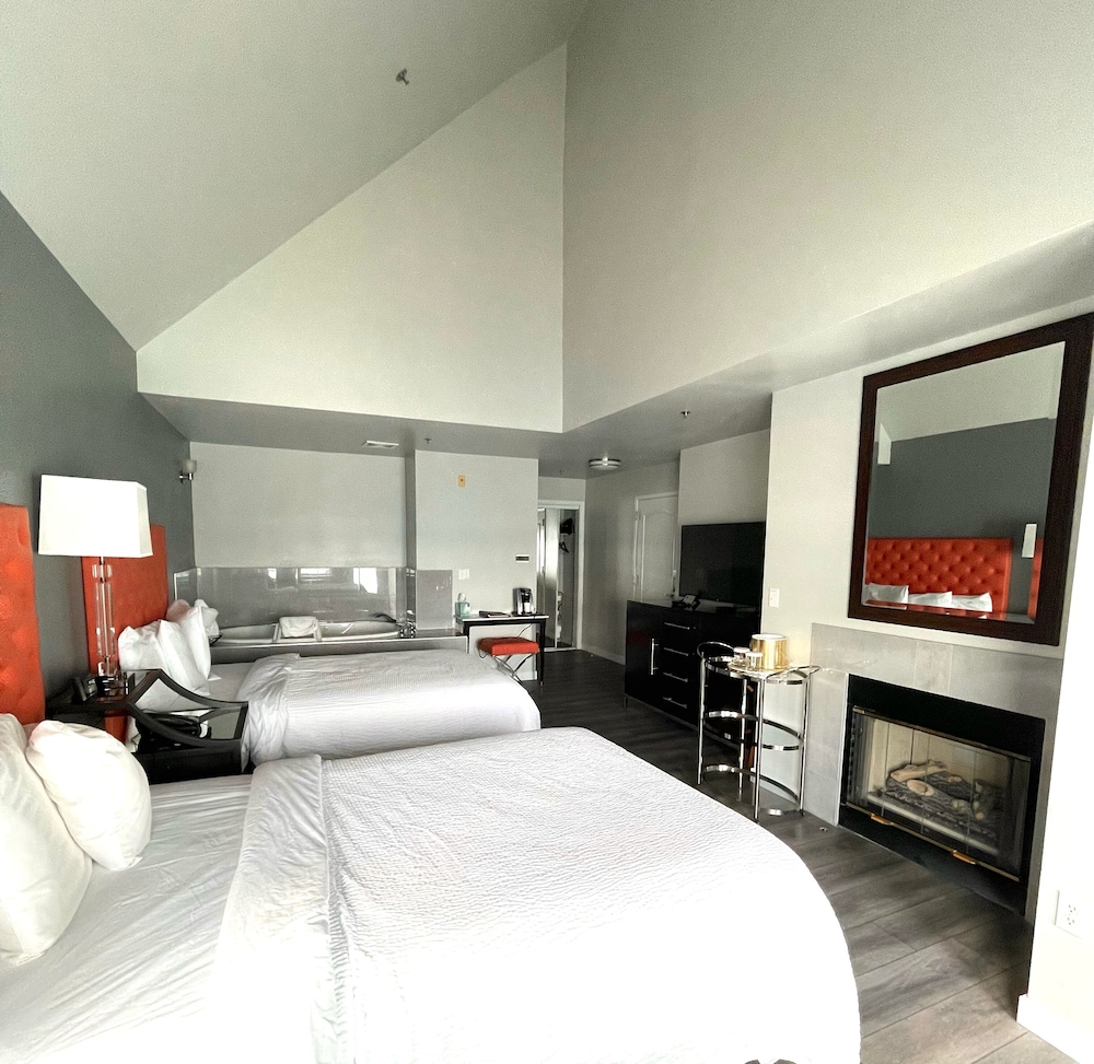 Tides Inn Suites 17/75