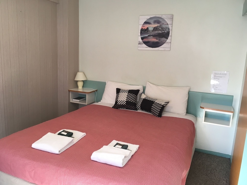 Pure Motel & Guest House 44/75