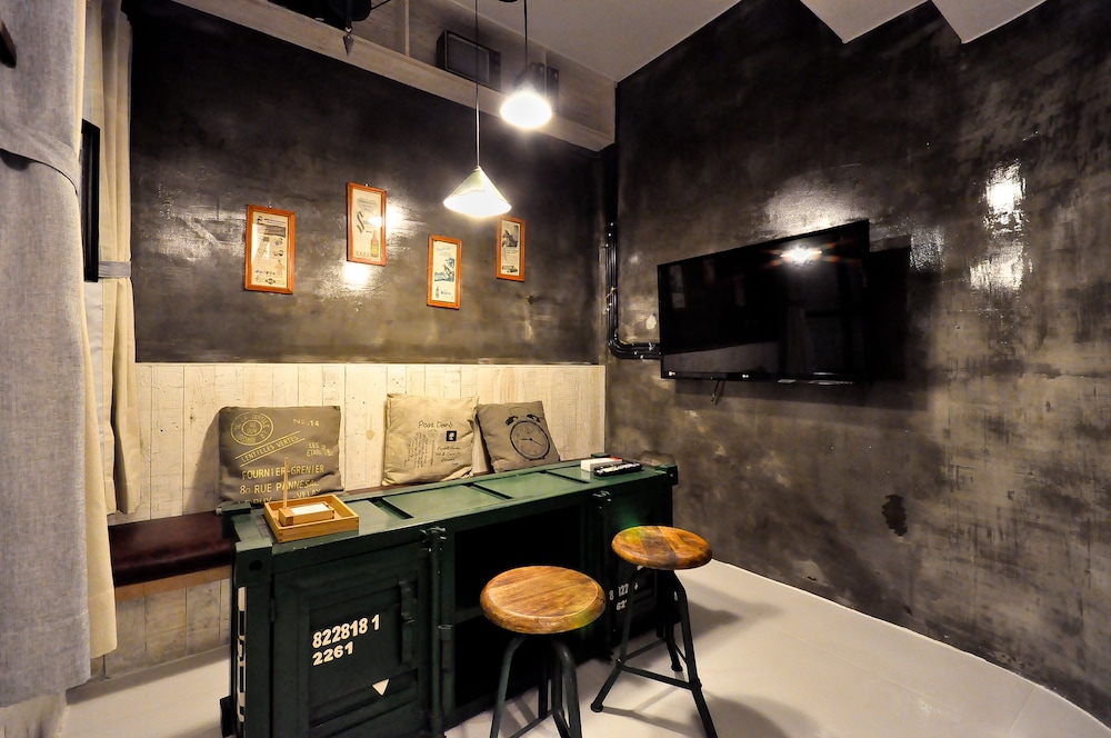 February Hotel Hwanggeum 74/93