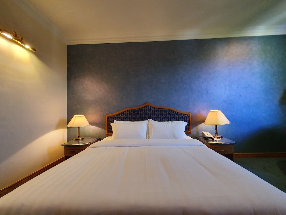 Parkview Hotel 12/50
