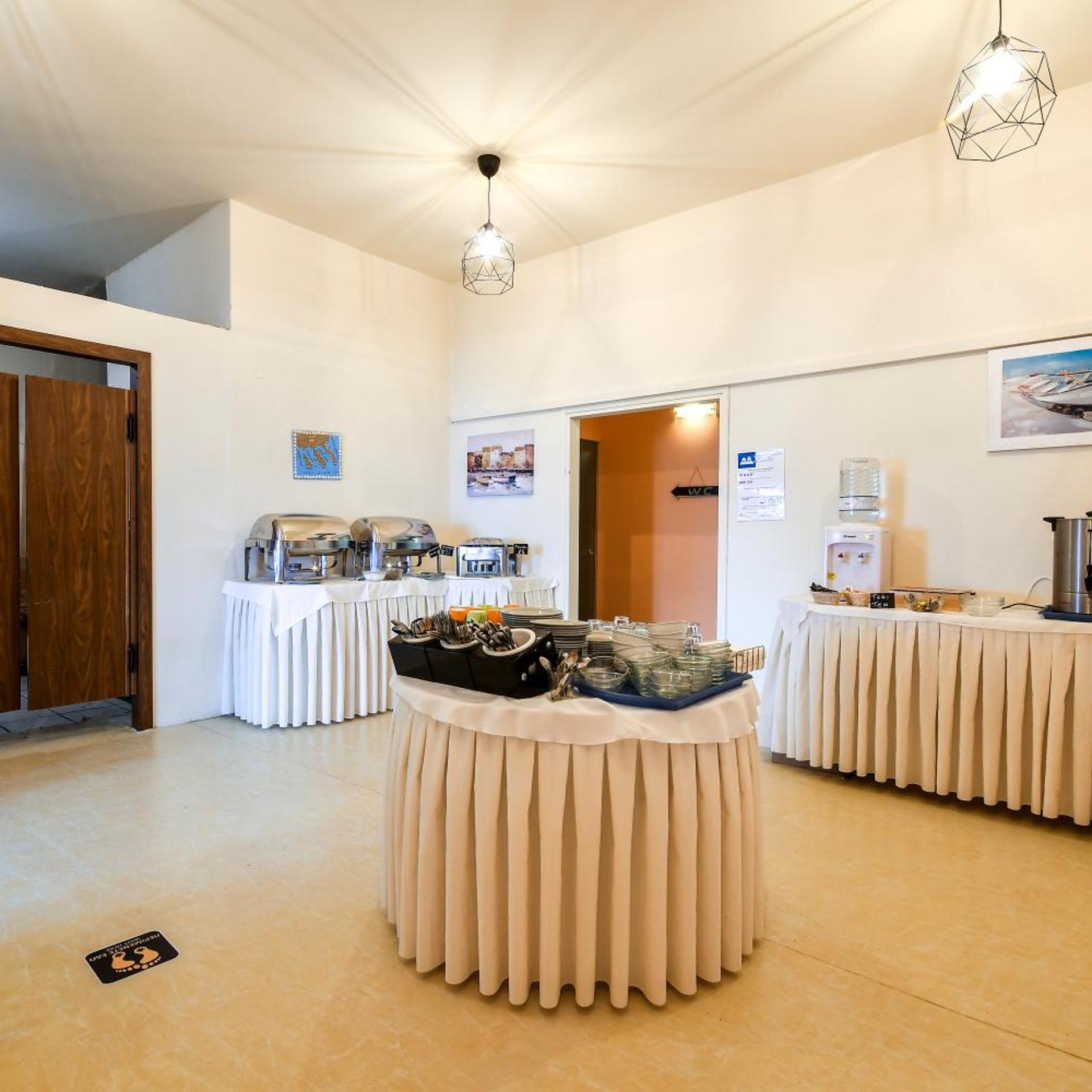 Avra Hotel 5/58