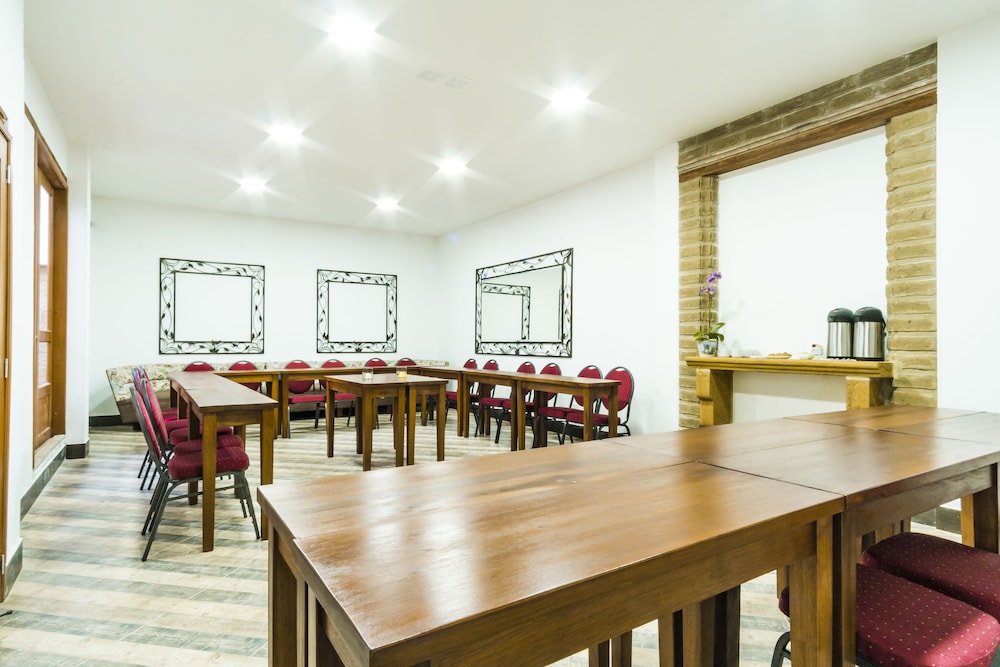 Hotel El Giro 38/50
