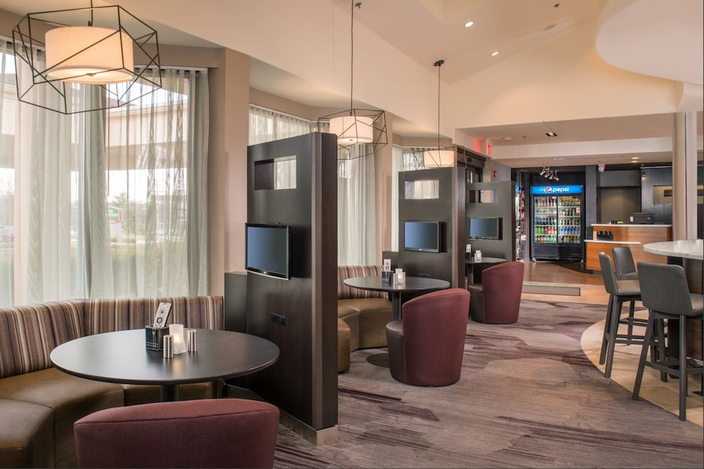 Courtyard by Marriott Houston Northeast 17/32