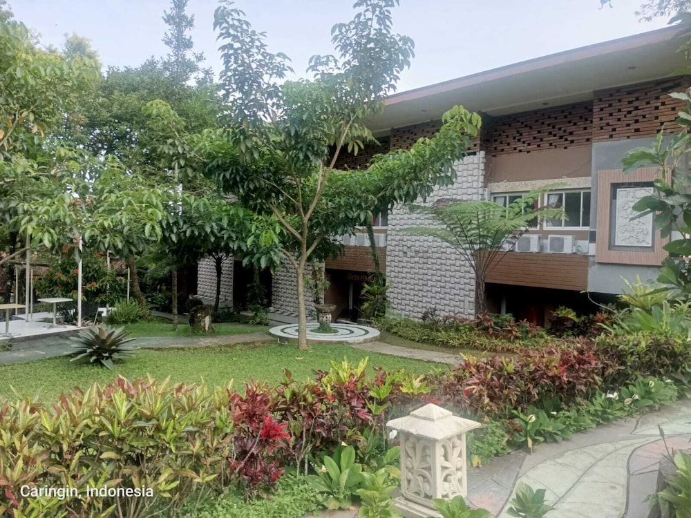 The Village Resort Bogor Powered by Archipelago 46/55