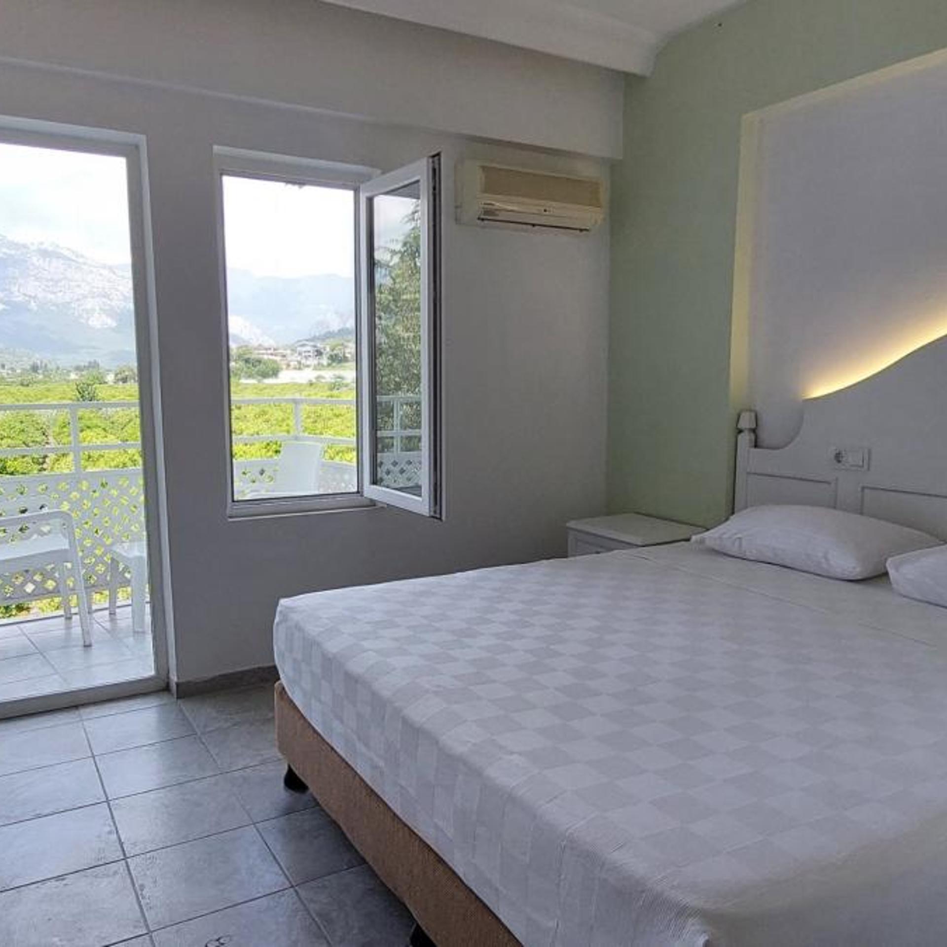 Standard, Double Bed, UK HOTEL KIRIS 2/10