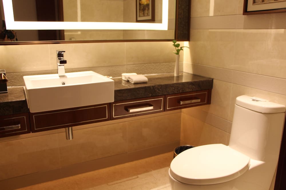 Golden Eagle Summit Hotel Yancheng 89/98