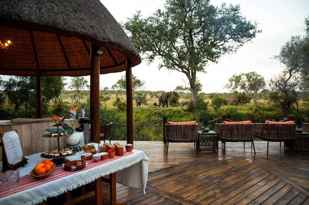 Hoyo-Hoyo Tsonga Lodge 48/68
