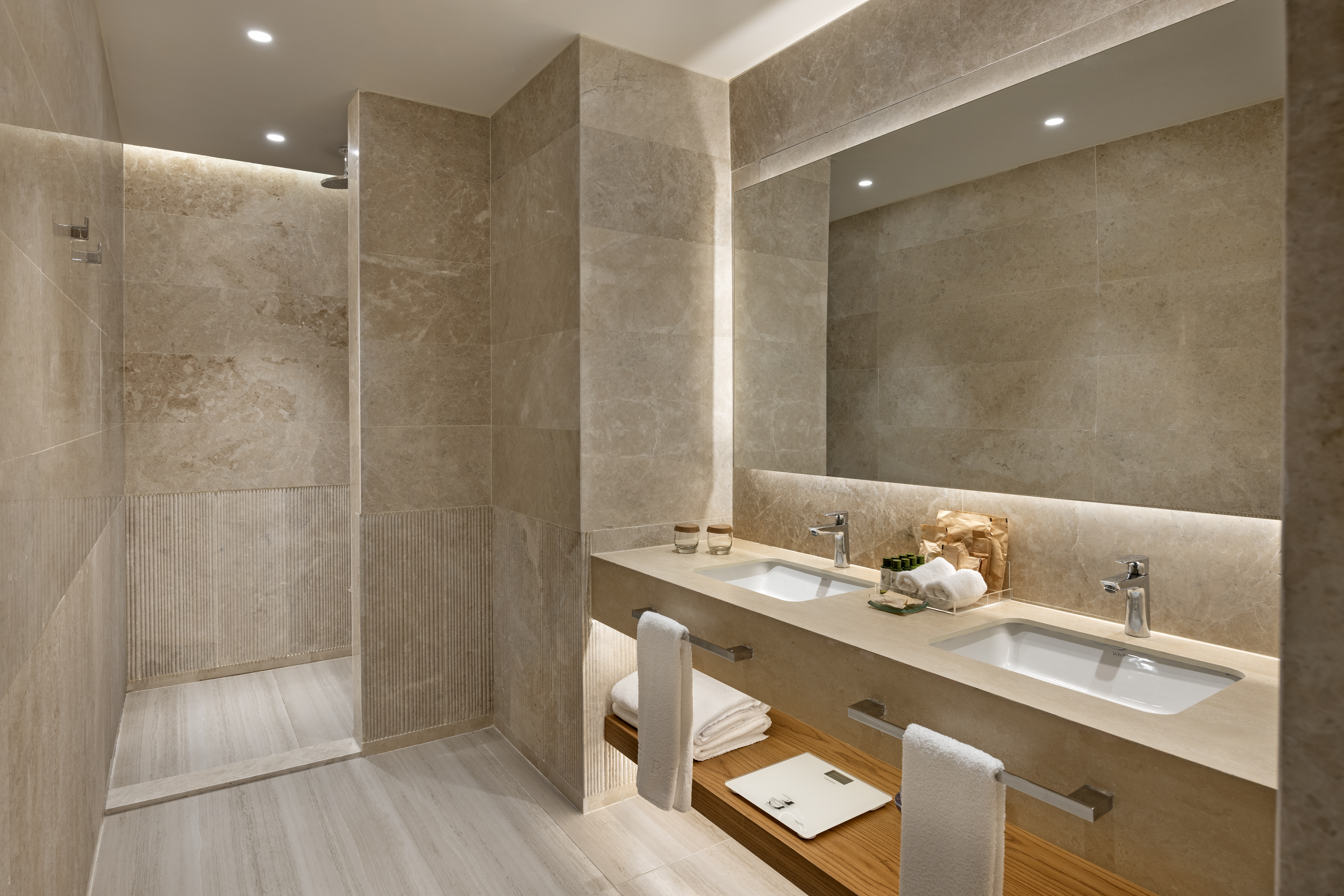 Grande Lake House، Liberty Signa 4/4