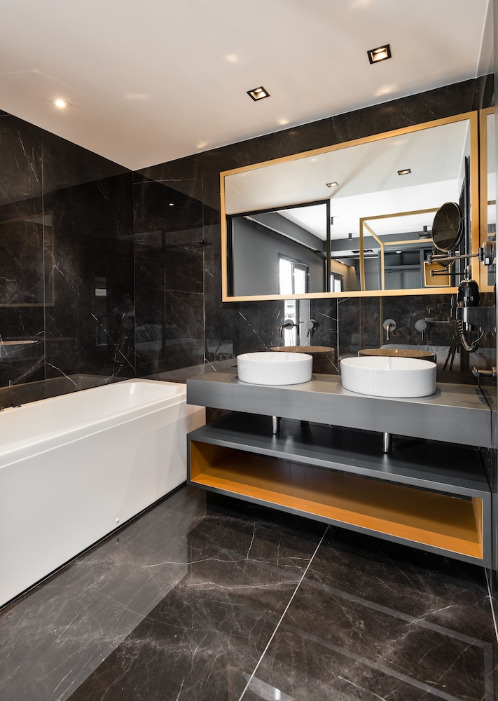 Colors Hotel Athens 50/50