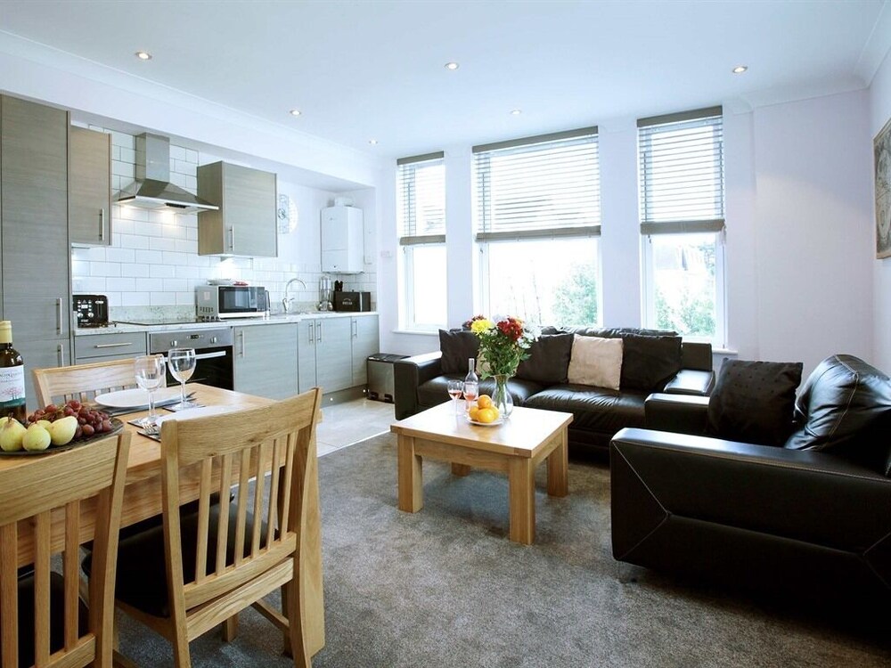 Austen's Luxury Apartments 24/50