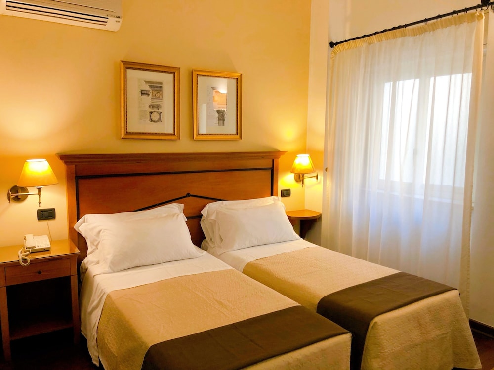 Florio Opera Hotel 14/65