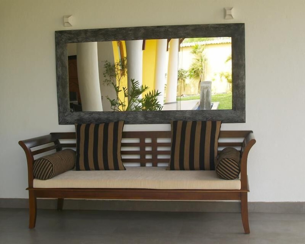 Imagine Villa Hotel 25/50