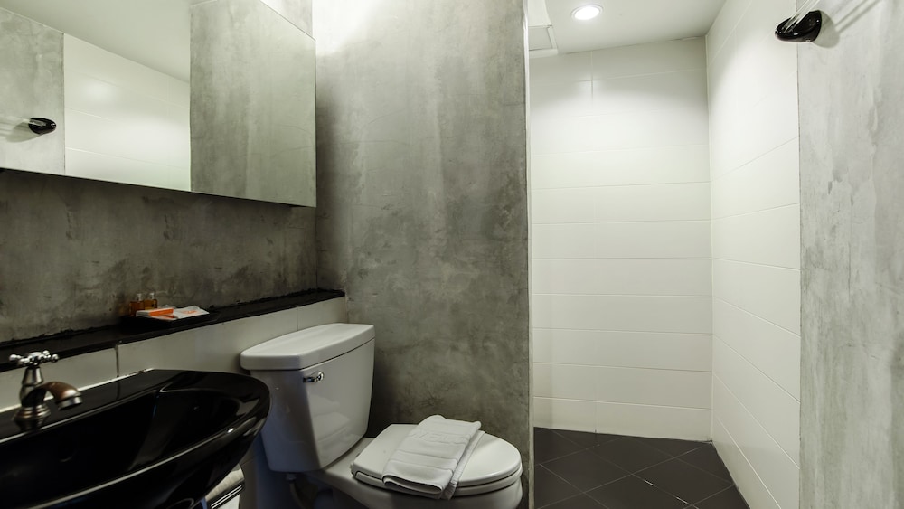 B2 Black Business & Budget Hotel 26/27