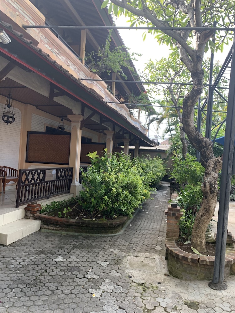 Fat Yogi Cottages 63/73