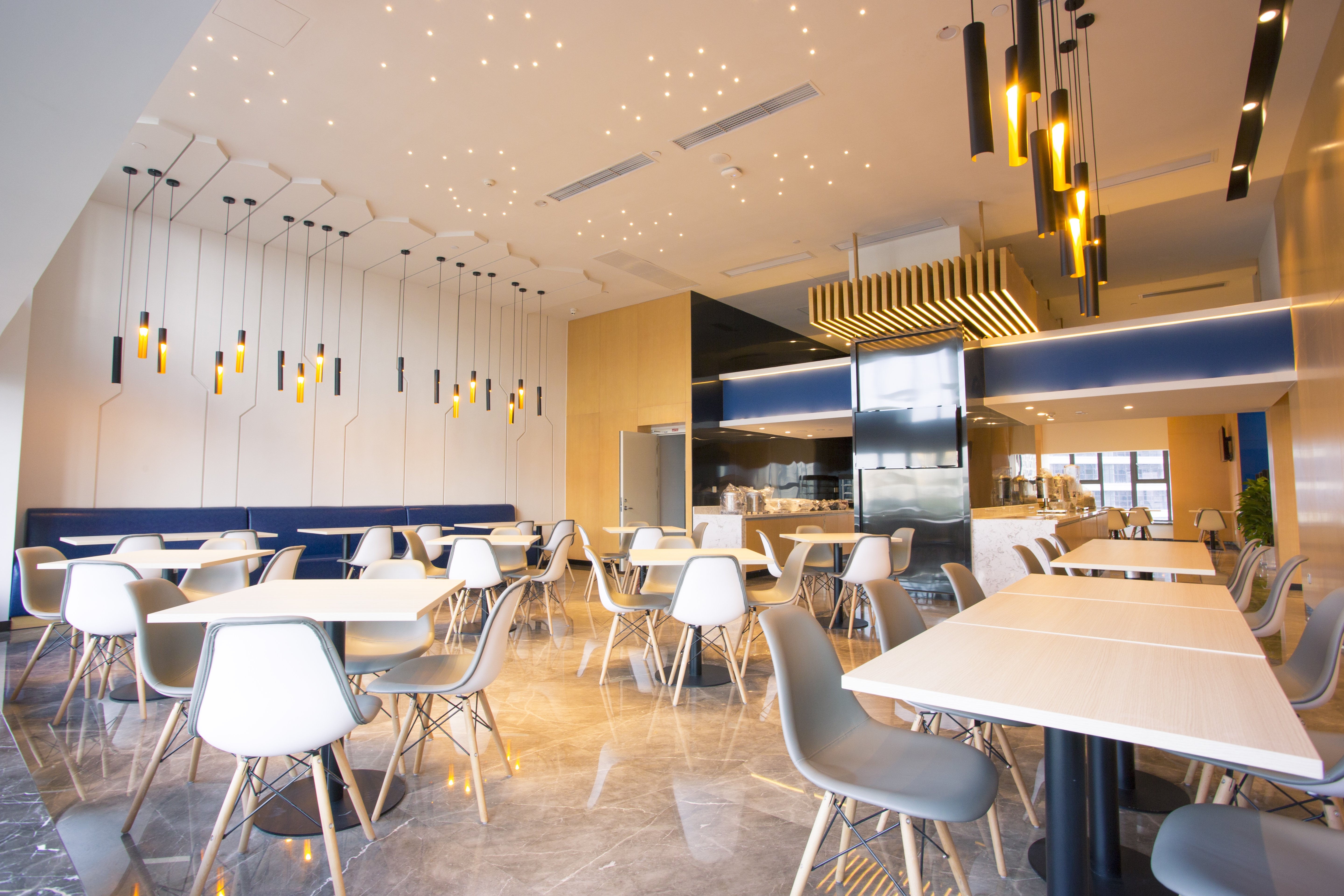 Holiday Inn Express Wuhan Optical Valley 52/63