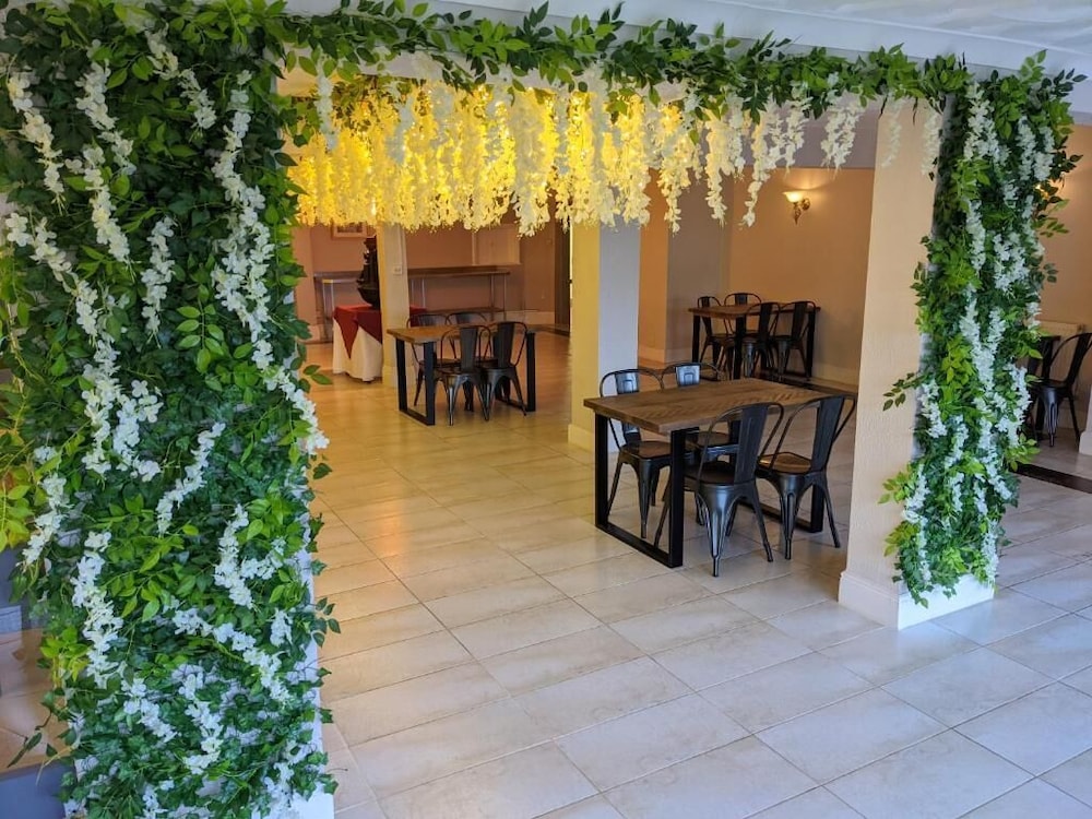 OYO Mayfair Hotel Isle of Wight 45/60