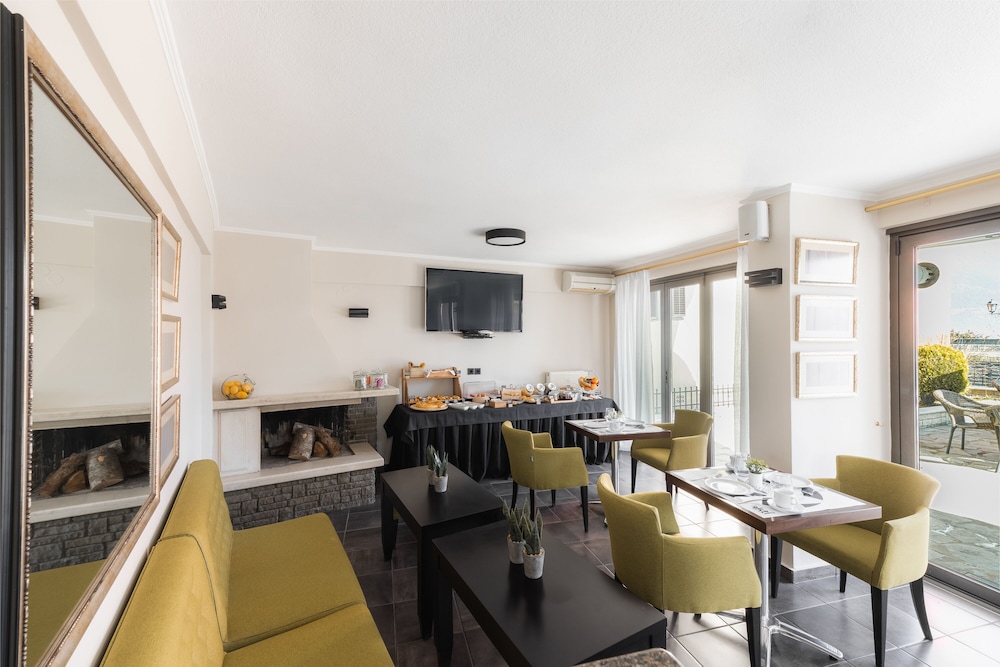 Akti Hotel 47/66