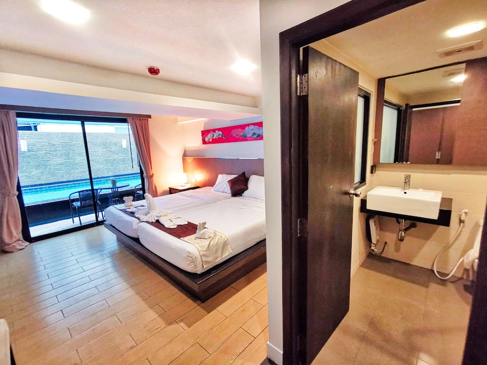 Scandia Beach Hotel 12/50