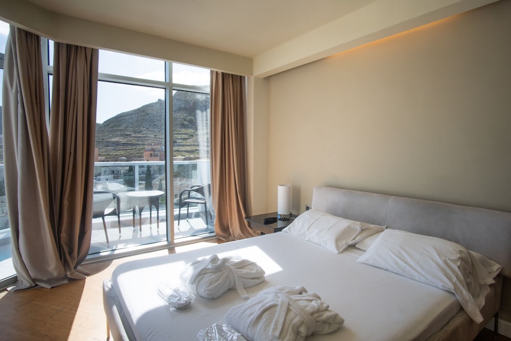 Ch Cabo de Gato Ex Valhalla Hotel and Spa 6/42