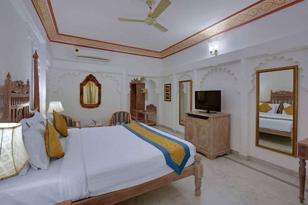 Hotel Swaroop Vilas 14/49