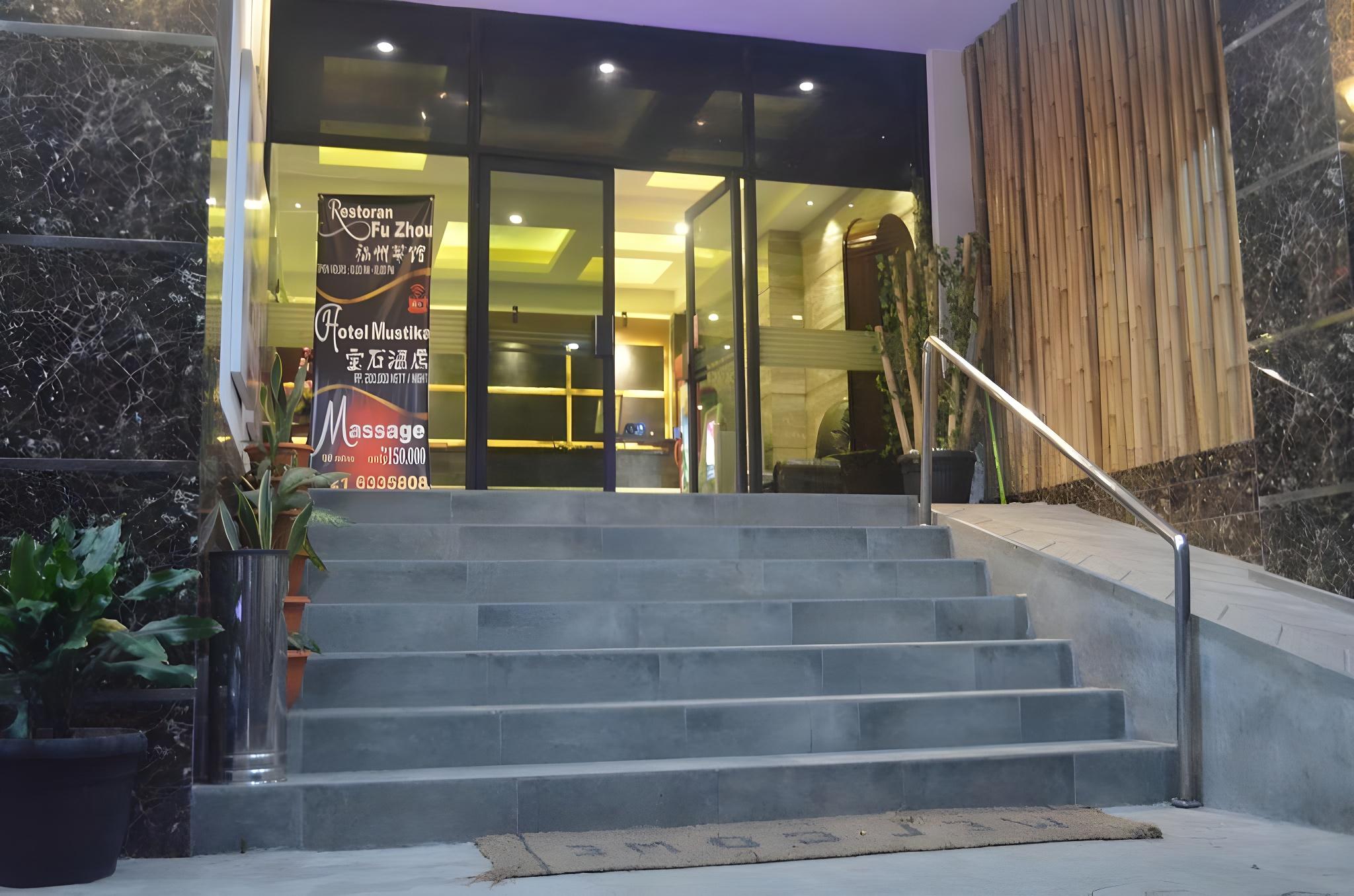 Hotel Mustika Gajah Mada 10/74
