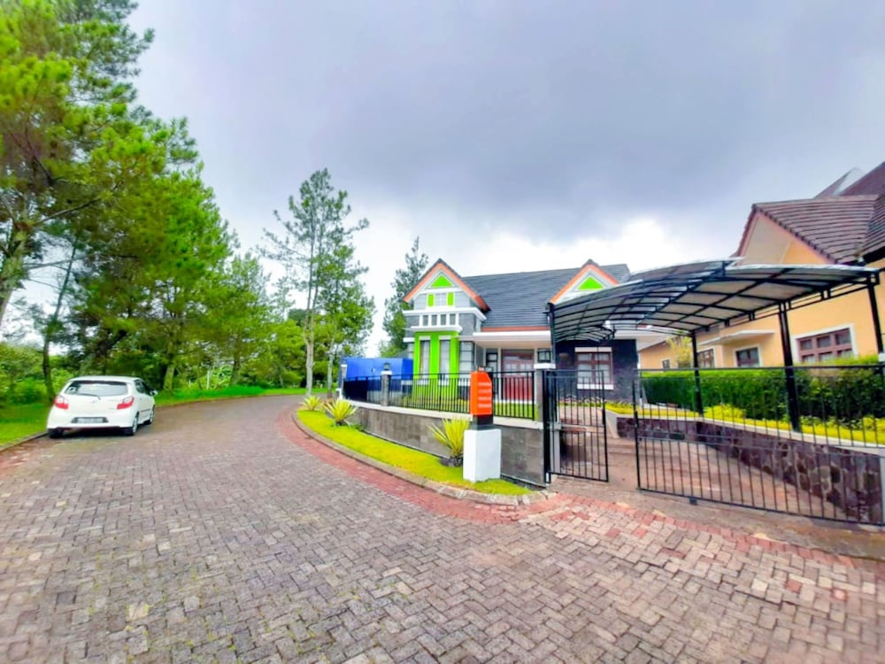 Eton Asia Kota Bunga Villas 39/48