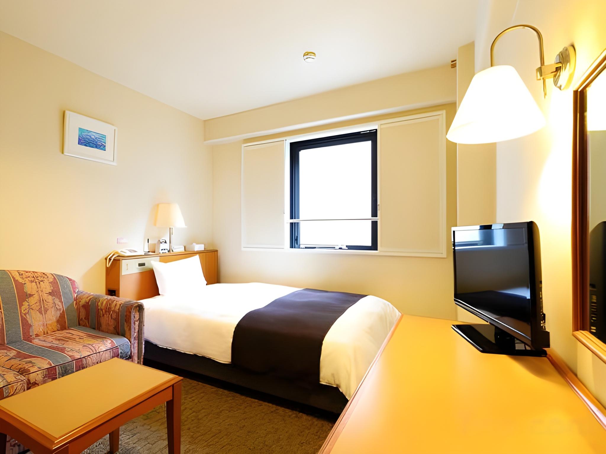 Semi Room, Studio, Single, Semi Double Bed, Smoking