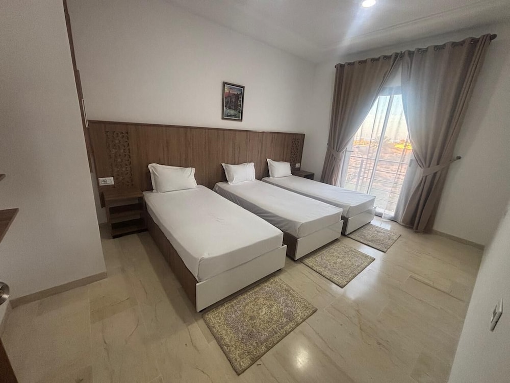 Family Suite, 1 Double and 3 Single Beds, Sea View