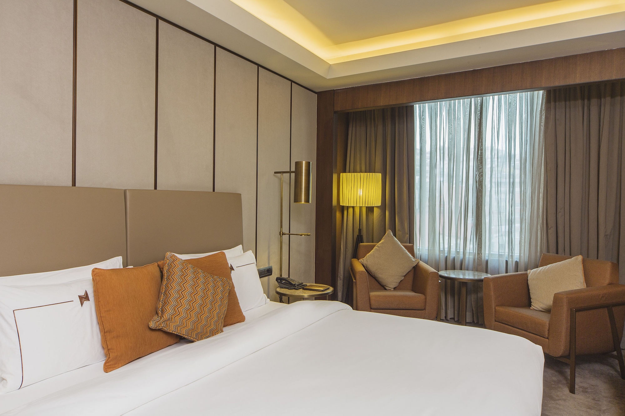 SUPERIOR, DOUBLE OR TWIN BED