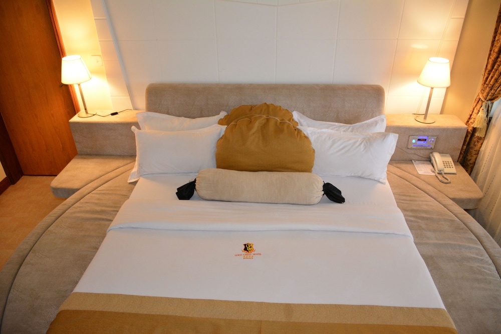 Gold Crest Hotel 16/49