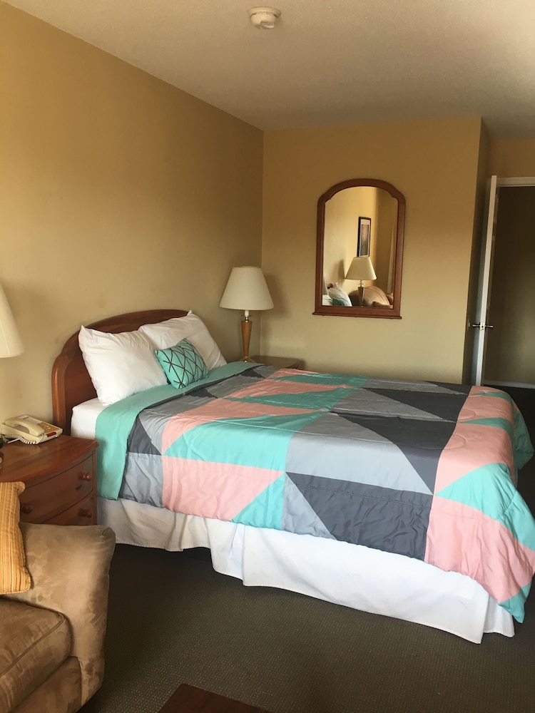 Ambassador Inn 17/56