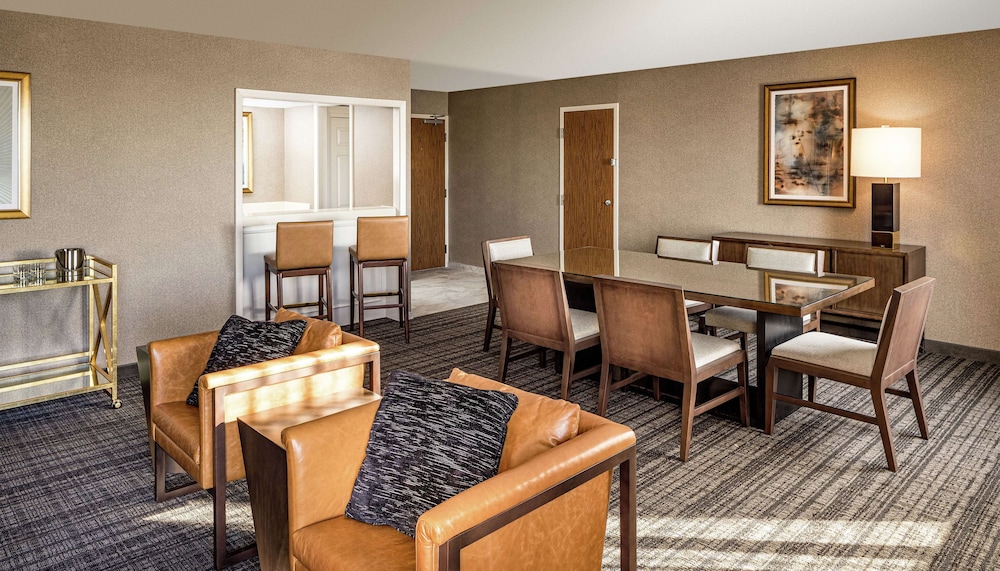 DoubleTree by Hilton Hotel Dallas Near the Galleria 24/48