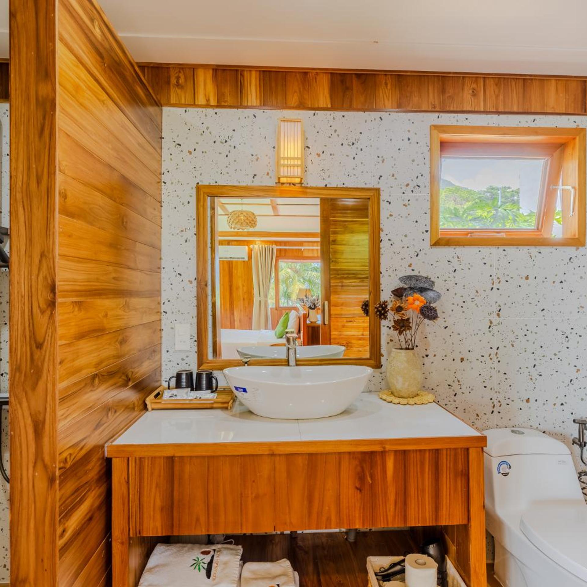 Rocks Beach Boutique Bungalows 76/80