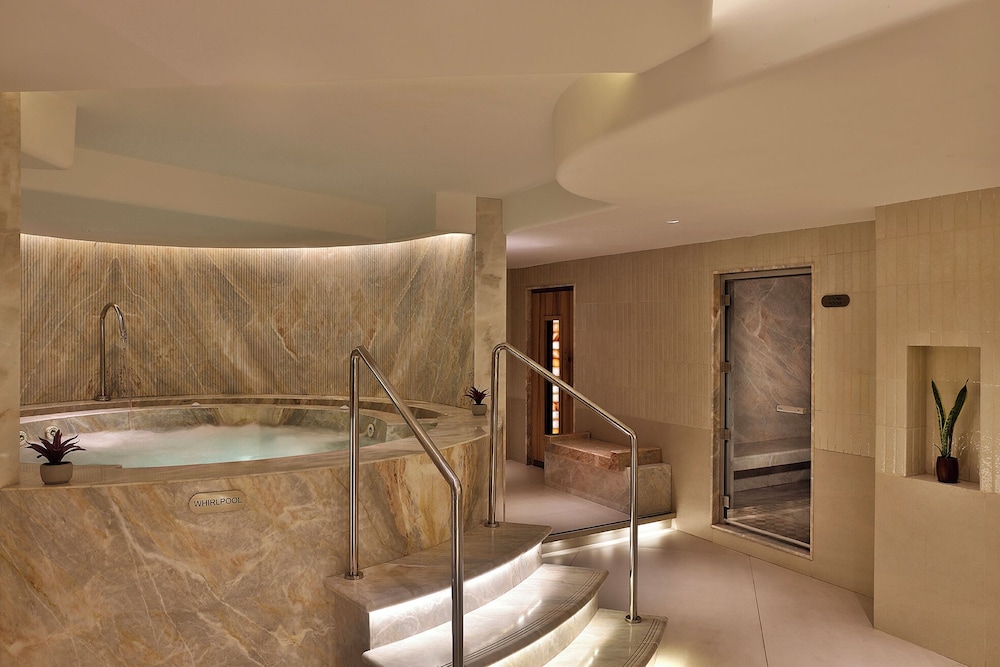 Shangri La Eros New Delhi Hotel 38/72