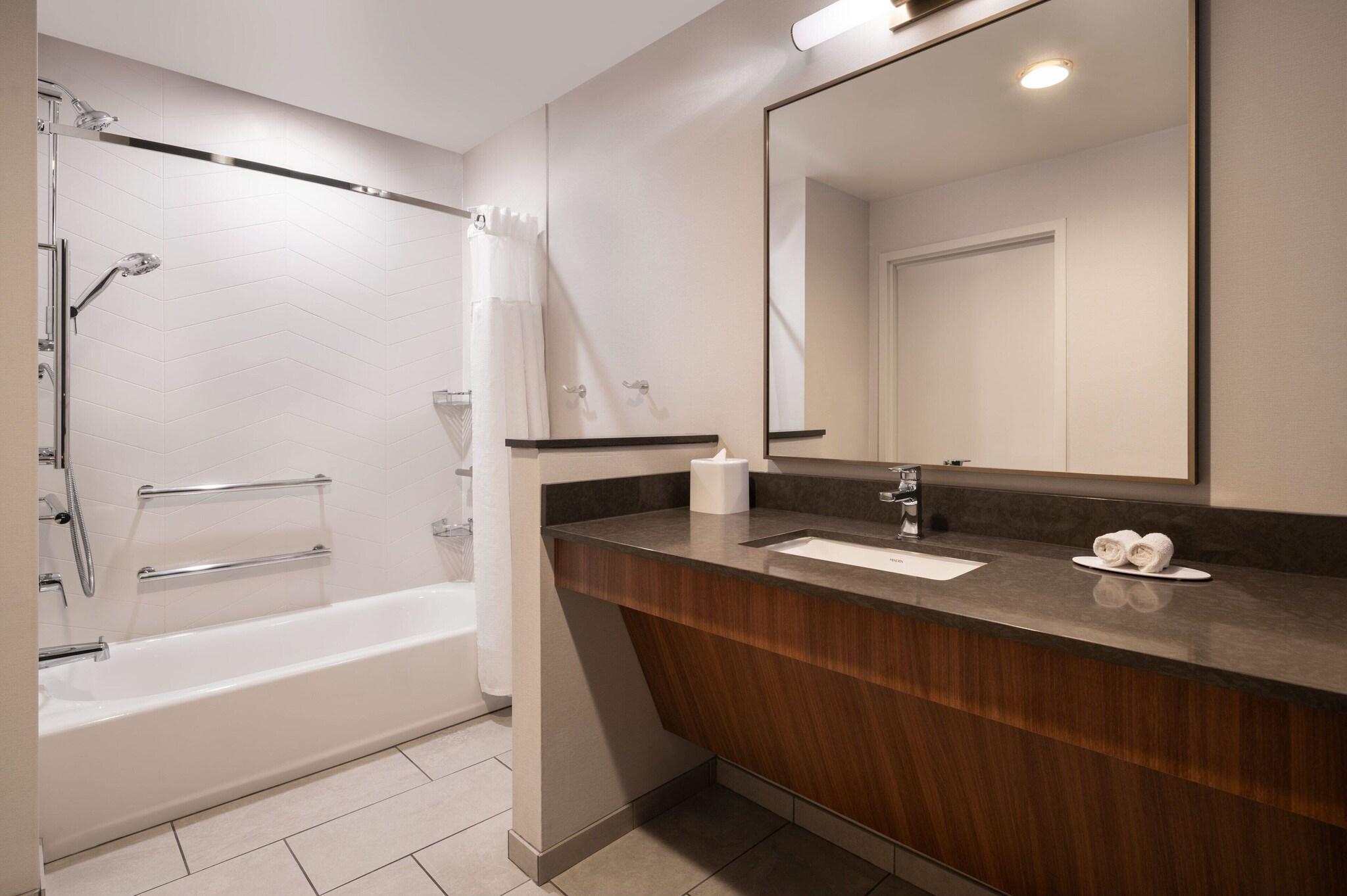جناح بسريرين كوين، Fairfield Inn & Suites by Marriott Cleveland Tiedeman Road 3/3