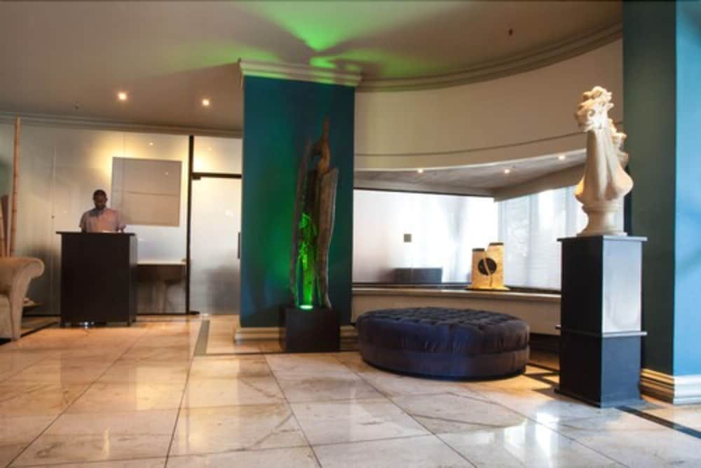Gallant Hotel 2/67