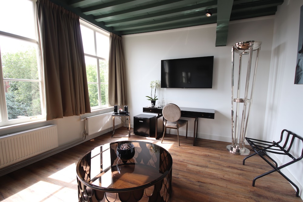 Steenhof Suites 28/50
