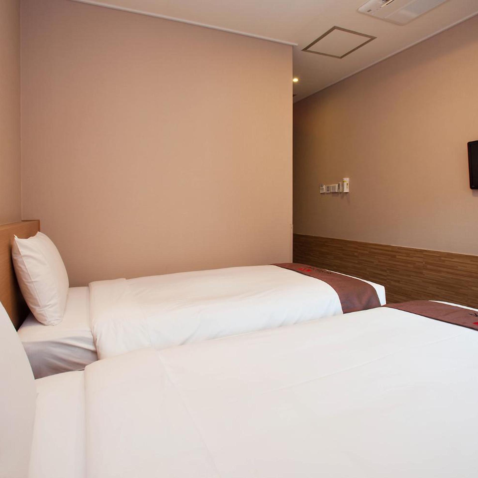 غرفة بسريرين منفصلين، Hotel Skypark Myeongdong Iii Seoul 7/10