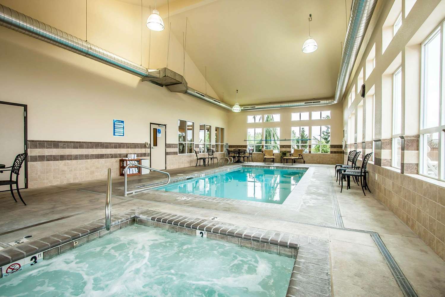 Comfort Inn and Suites McMinnville Wine Country 13/35