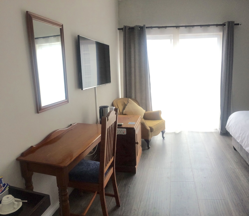 Spring Tide Inn 24/50