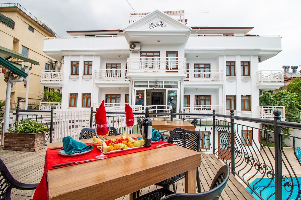 Castello Hotel & Aparts 34/50