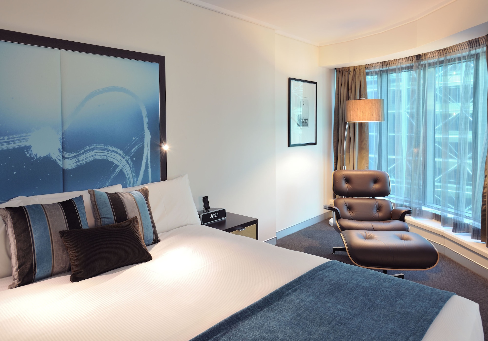 JUNIOR SUITE, KING BED
