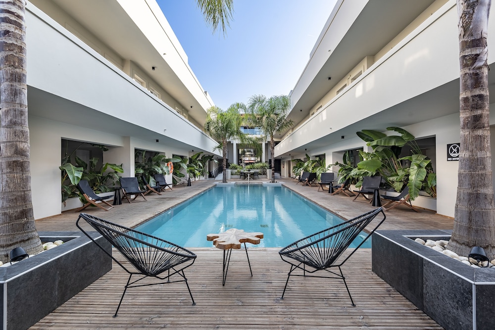 More Meni Residence and Suites 32/50