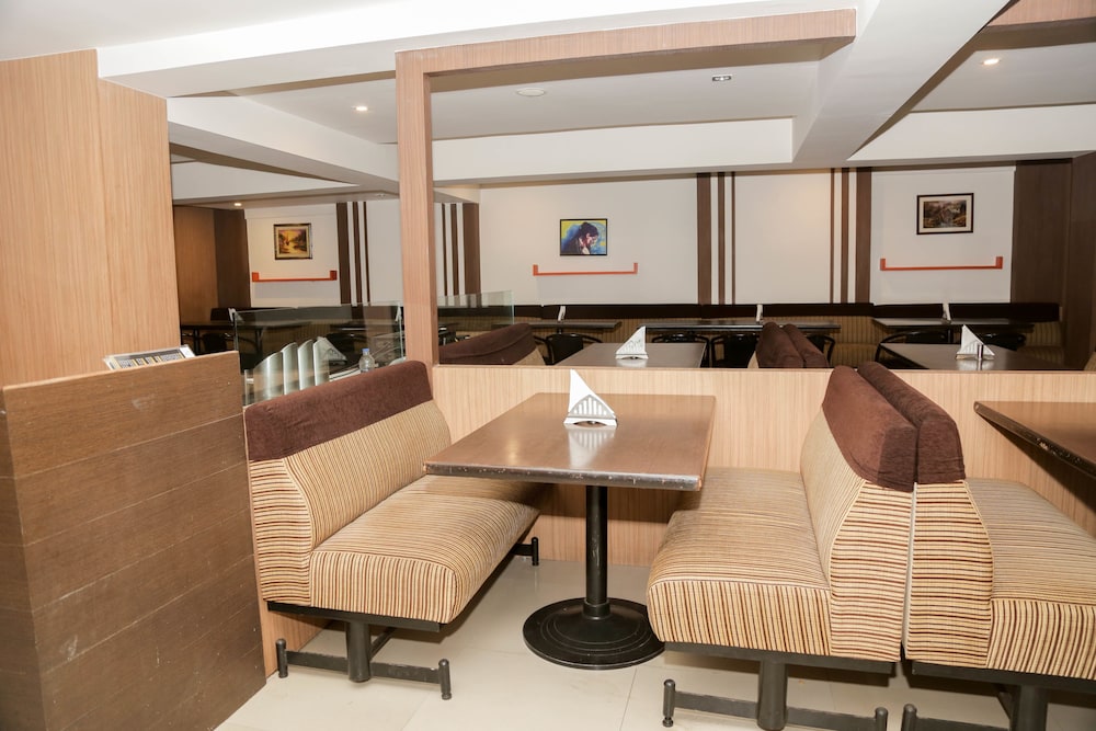 HOTEL GRAND BEE 45/50