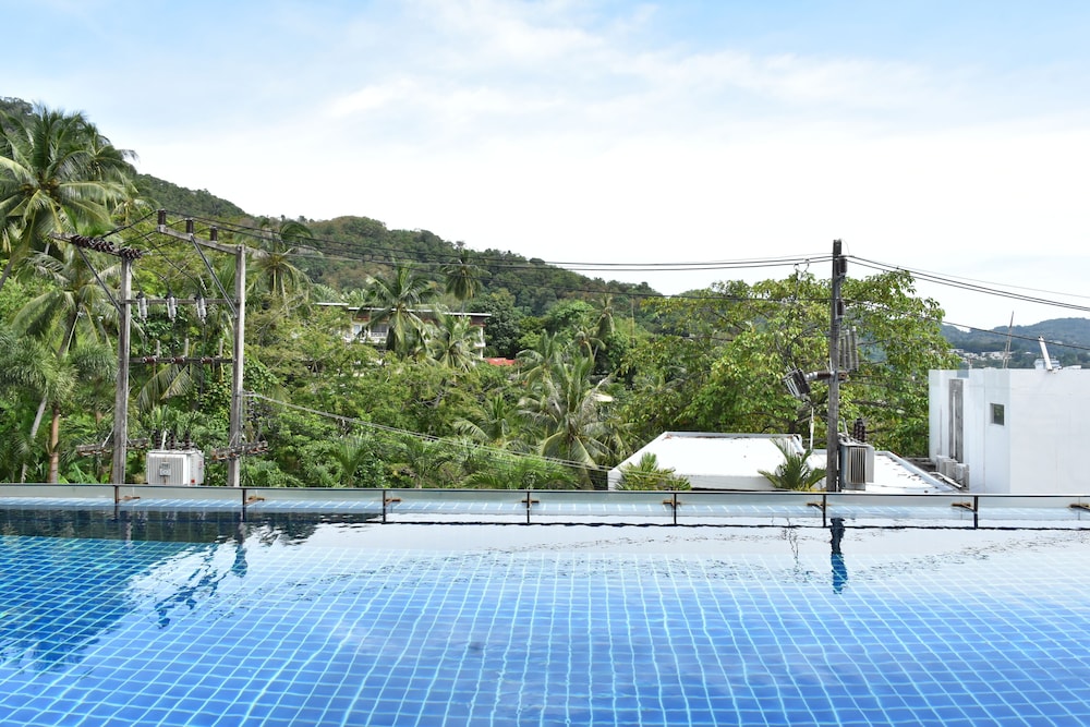 Lae Lay Suites 58/62