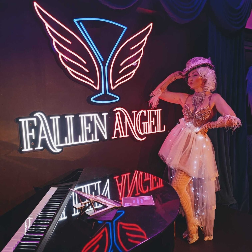 Angel Hotel 19/45