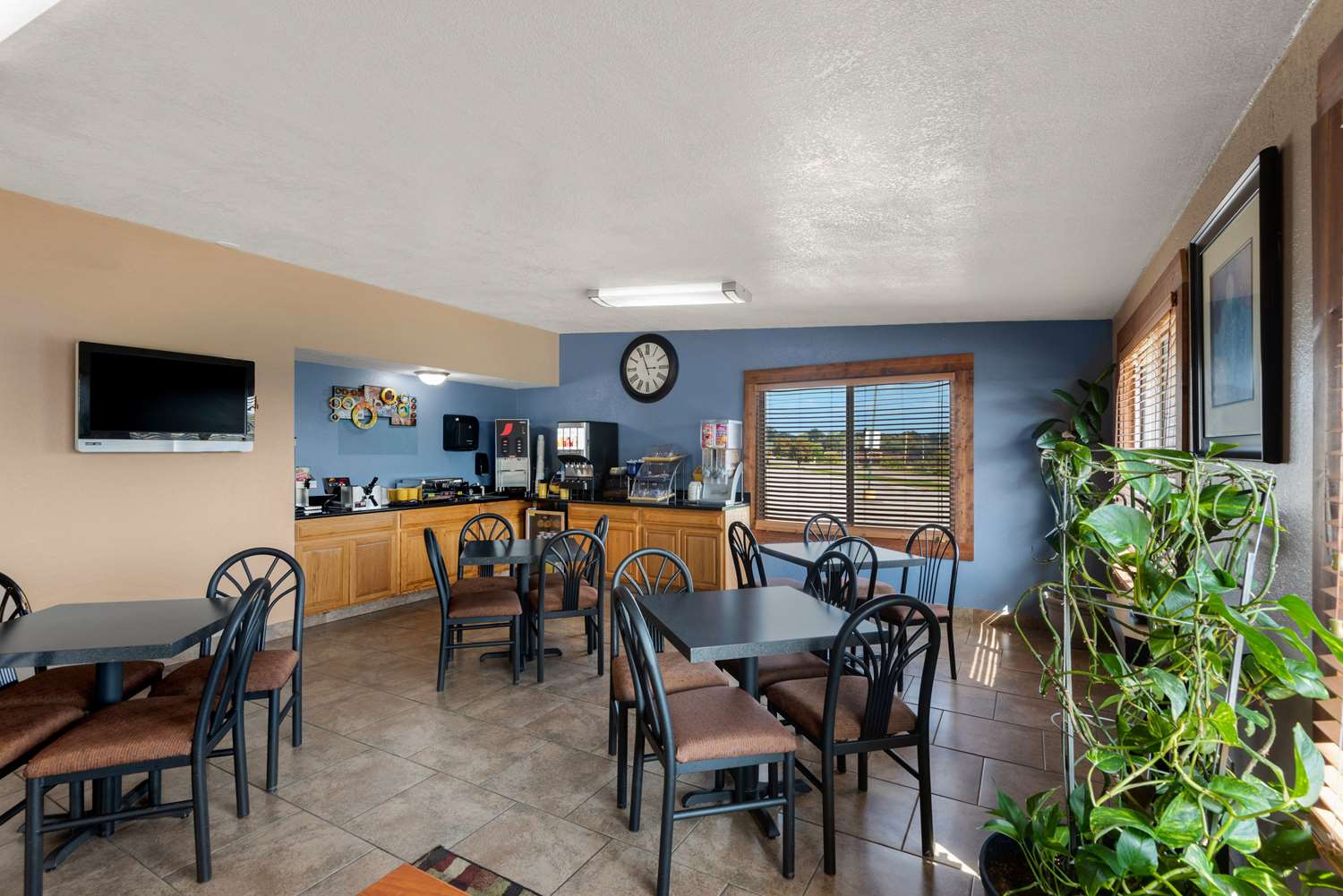 Days Inn by Wyndham Newton - LA 24/34