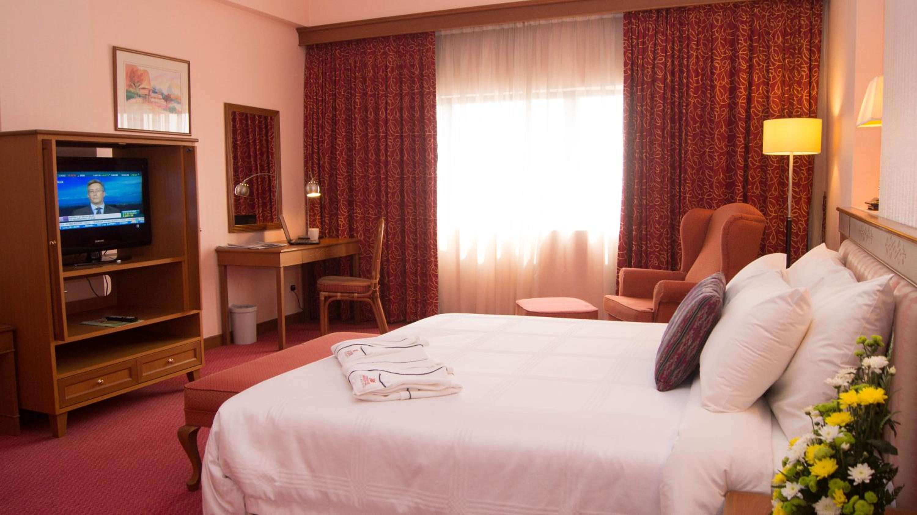Suite, King Bed