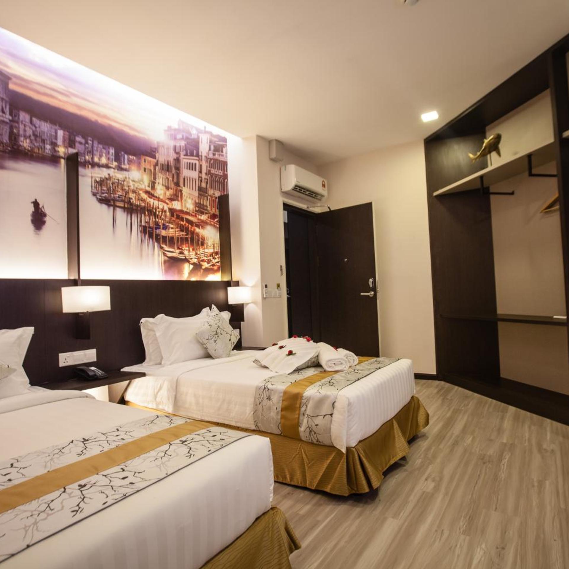 Room, Twin Beds, No Window