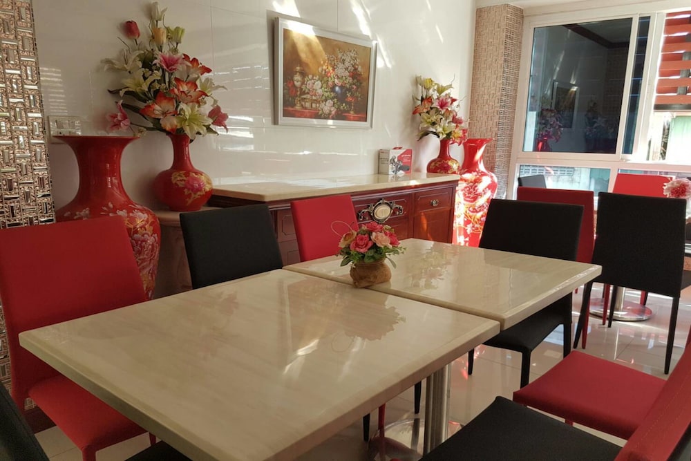 V-House Hotel 27/29